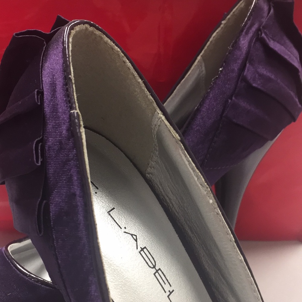 Shoes - Picture 2 of 4